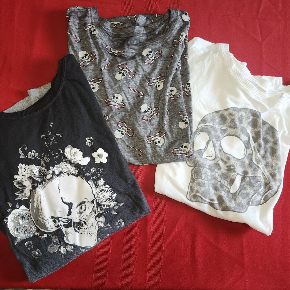 Torrid Plus Size 2 Lot 3 Skull Graphic Classic Fit T-Shirts Top 18 20 2X Gothic